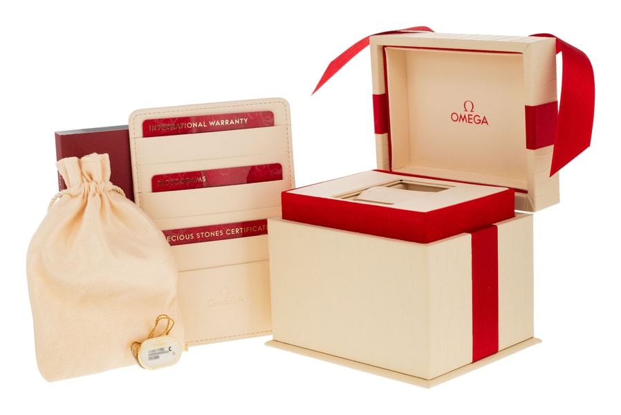 Omega Speedmaster 38 324.30.38.50.55.001